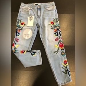 flower-embroidered ankle denim pants size 8P